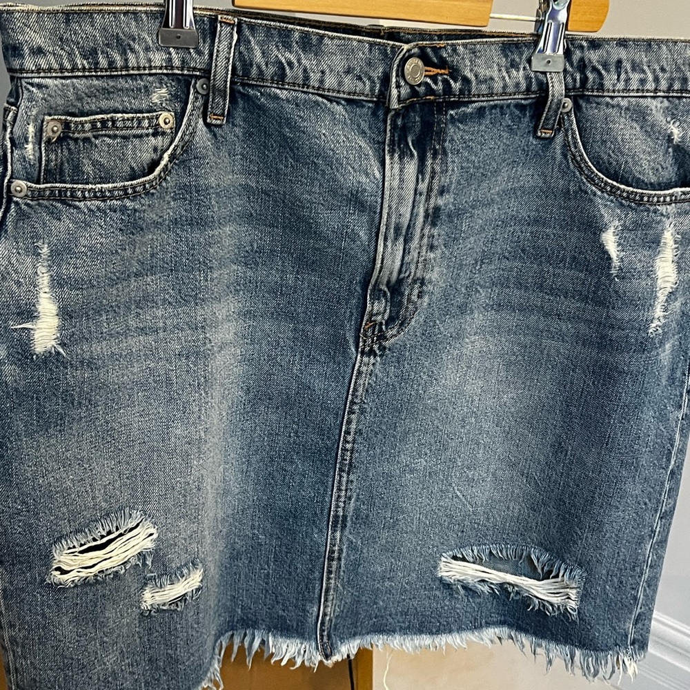 Short denim skirt from Gap denim. Like a new!